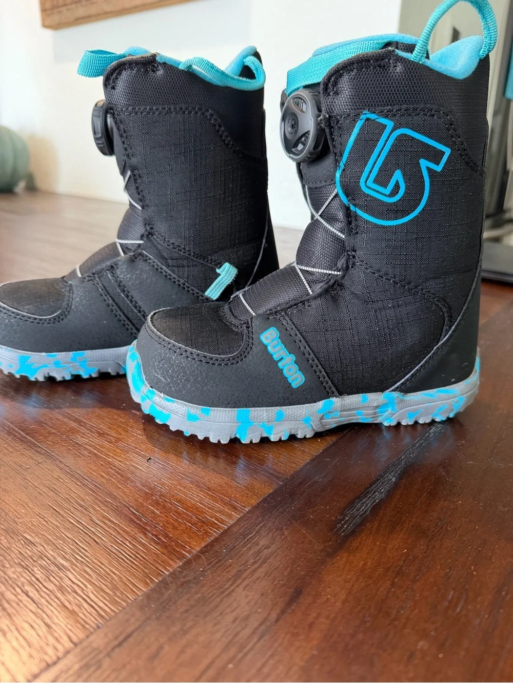 Burton Kids Black, Grey and Blue Snowboarding Boots Size Youth 13